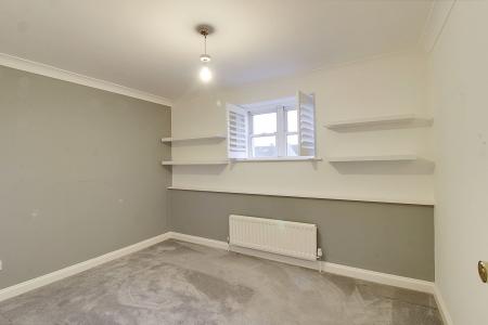 2 bedroom Flat to let in High Street, Market Deeping, PE6
