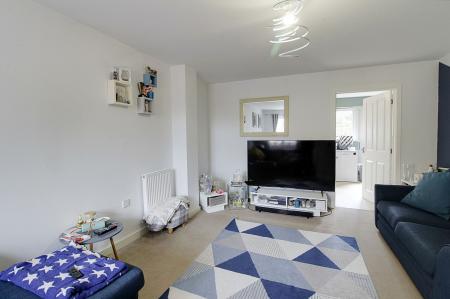 3 bedroom Semi-detached house to let in Princess Grove, Market Deeping, PE6