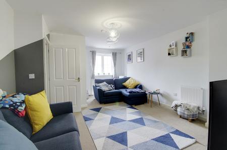 3 bedroom Semi-detached house to let in Princess Grove, Market Deeping, PE6