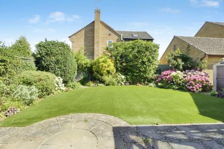 2 bedroom Detached bungalow for sale in Maxey Close, Market Deeping, PE6