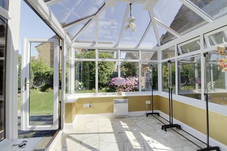 2 bedroom Detached bungalow for sale in Maxey Close, Market Deeping, PE6