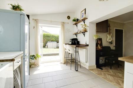 2 bedroom Semi-detached house for sale in Thetford Avenue, Baston, PE6