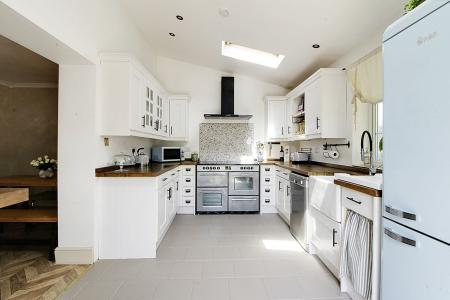 2 bedroom Semi-detached house for sale in Thetford Avenue, Baston, PE6