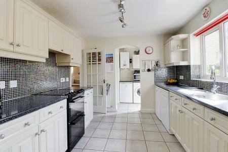 4 bedroom Detached house for sale in Deene Close, Market Deeping, PE6