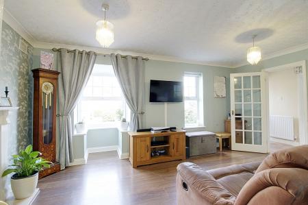 4 bedroom Detached house for sale in Deene Close, Market Deeping, PE6