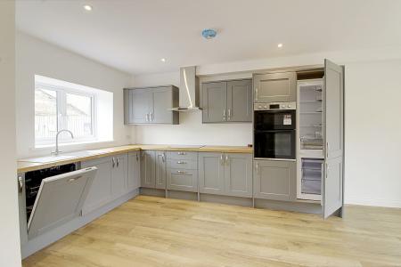 3 bedroom Terraced House to let in Bridge Foot, Market Deeping, PE6