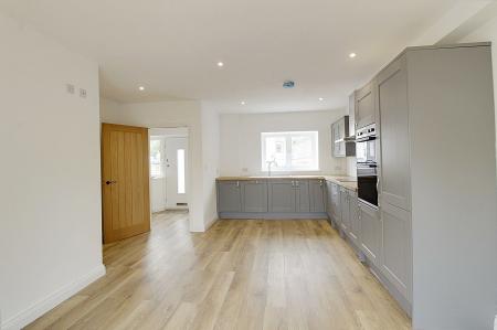 3 bedroom Terraced House to let in Bridge Foot, Market Deeping, PE6