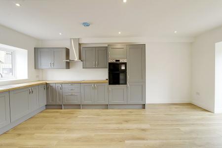 3 bedroom Terraced House to let in Bridge Foot, Market Deeping, PE6