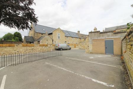 3 bedroom Terraced House to let in Bridge Foot, Market Deeping, PE6