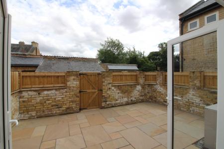 3 bedroom Terraced House to let in Bridge Foot, Market Deeping, PE6