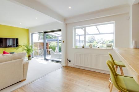 4 bedroom Detached house for sale in Meadow Road, Peakirk, PE6