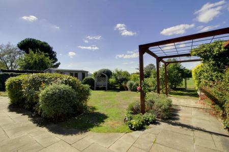 4 bedroom Detached house for sale in Meadow Road, Peakirk, PE6