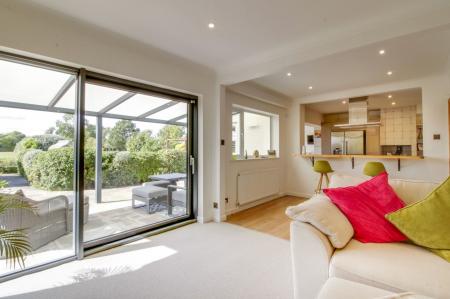 4 bedroom Detached house for sale in Meadow Road, Peakirk, PE6