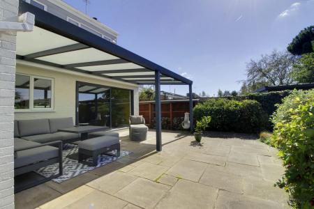 4 bedroom Detached house for sale in Meadow Road, Peakirk, PE6