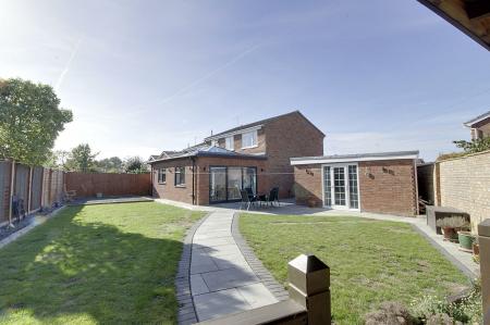 4 bedroom Detached house for sale in Beech Close, Market Deeping, PE6