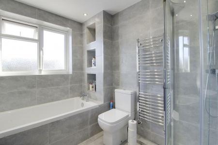 4 bedroom Detached house for sale in Beech Close, Market Deeping, PE6