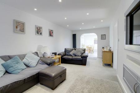 4 bedroom Detached house for sale in Beech Close, Market Deeping, PE6