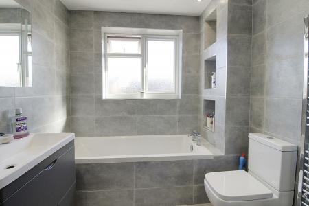 4 bedroom Detached house for sale in Beech Close, Market Deeping, PE6