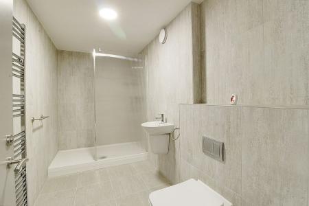 2 bedroom Flat to let in Church Street, Market Deeping, PE6
