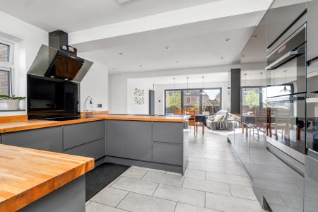 4 bedroom Detached house for sale in Open Plan Living on Forest Close, Melton Mowbray, LE13 1ST