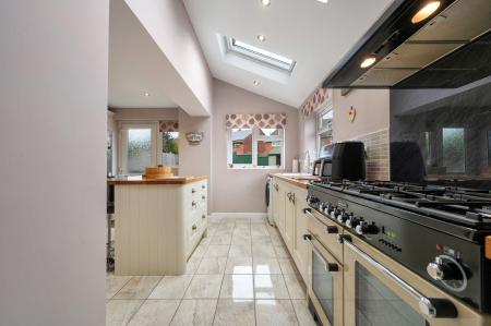 3 bedroom Semi-detached house for sale in Immaculate Family Home on Grange Drive, Melton, LE13 1EL