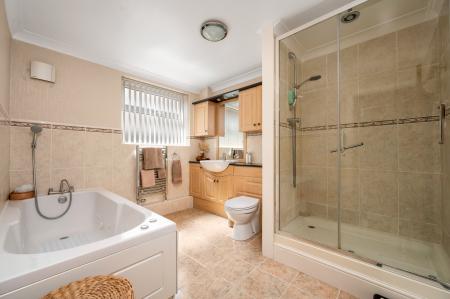 4 bedroom Detached house for sale in Exceptional Family Living At Ashview ,Kirby Bellars,LE14 2EA