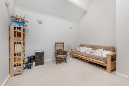 5 bedroom Detached house for sale in Spacious Village Home on The Close, Burton Lazars, LE14 2UX