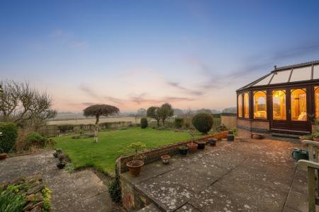 5 bedroom Detached house for sale in Spacious Village Home on The Close, Burton Lazars, LE14 2UX