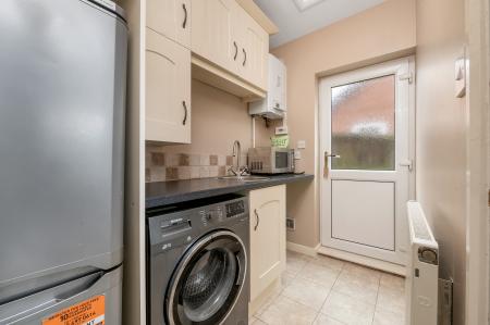 5 bedroom Detached house for sale in Spacious Village Home on The Close, Burton Lazars, LE14 2UX