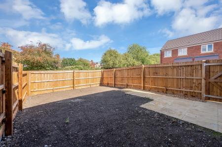 3 bedroom Semi-detached house to let in Charles Dyer Close, Melton Mowbray