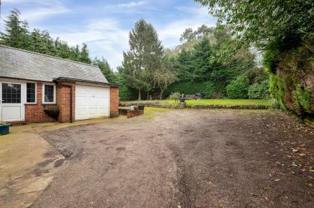 4 bedroom Detached house for sale in The Idyllic Kendon House, Waltham On The Wolds, LE14 4AJ