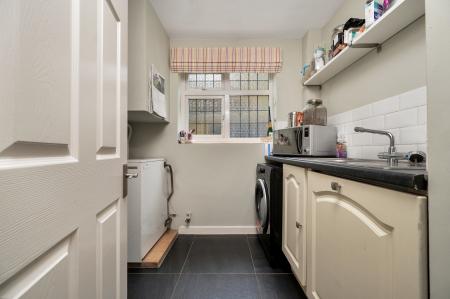 4 bedroom Detached house for sale in The Idyllic Kendon House, Waltham On The Wolds, LE14 4AJ