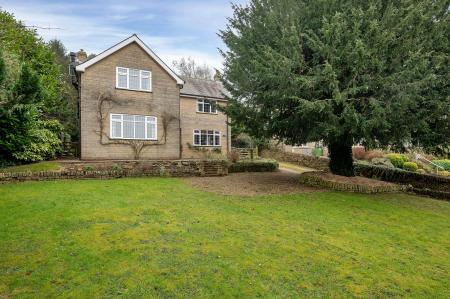 4 bedroom Detached house for sale in The Idyllic Kendon House, Waltham On The Wolds, LE14 4AJ