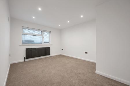 4 bedroom Detached house for sale in Stunning Refurbed Family Home on Waltham Rise, LE13 1EJ