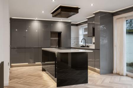 4 bedroom Detached house for sale in Stunning Refurbed Family Home on Waltham Rise, LE13 1EJ