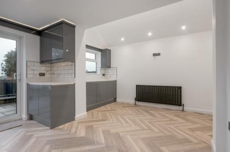 4 bedroom Detached house for sale in Stunning Refurbed Family Home on Waltham Rise, LE13 1EJ