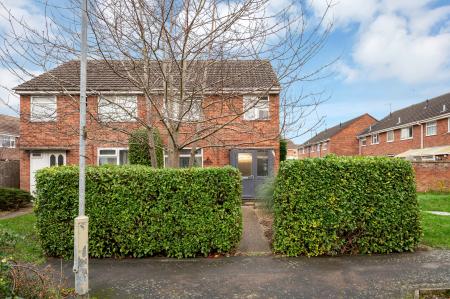 Tranquil Spacious Home on Thrush Close, Melton, LE13 0QF