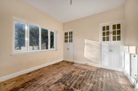 4 bedroom Detached house for sale in Huge Potential at Kirby Lane House, Burton Road, LE13 1DN