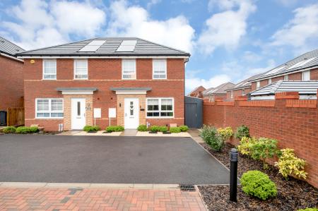 3 bedroom Semi-detached house for sale in Perfect Presentation at Beaufighter Cres, Melton, LE13 0XH
