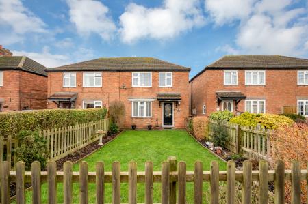 3 bedroom Semi-detached house for sale in Extended Home on Lake Terrace, Melton Mowbray, LE13 0BZ