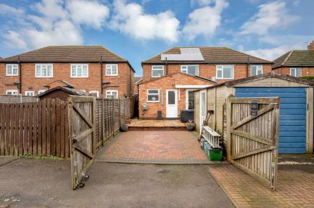 3 bedroom Semi-detached house for sale in Extended Home on Lake Terrace, Melton Mowbray, LE13 0BZ