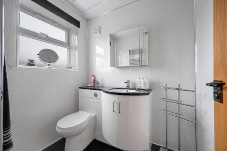 3 bedroom Semi-detached house for sale in Extended Home on Lake Terrace, Melton Mowbray, LE13 0BZ