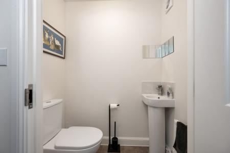 3 bedroom Semi-detached house for sale in Appealing Home on Alderman Road. Melton Mowbray, LE13 0UW