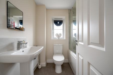 3 bedroom Semi-detached house for sale in Appealing Home on Alderman Road. Melton Mowbray, LE13 0UW