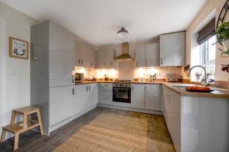 3 bedroom Semi-detached house for sale in Appealing Home on Alderman Road. Melton Mowbray, LE13 0UW