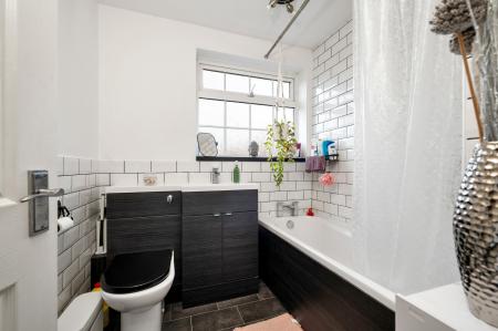 3 bedroom Semi-detached house to let in Western Road, Asfordby, Melton Mowbray, LE14