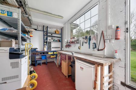 6 bedroom Detached house for sale in Welcome To The Substantial Windsor Road in Waltham, LE14 4AS