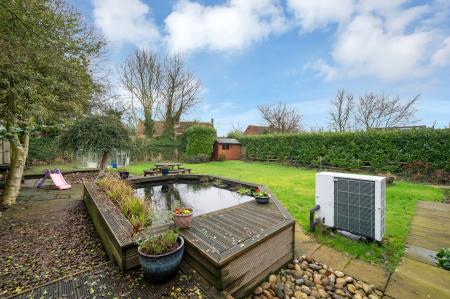 6 bedroom Detached house for sale in Welcome To The Substantial Windsor Road in Waltham, LE14 4AS