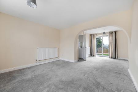 3 bedroom Terraced House to let in Sherwood Drive, Melton Mowbray, LE13