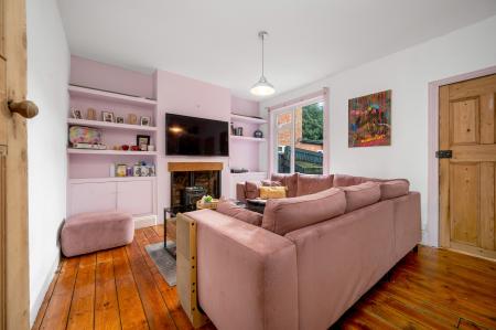 4 bedroom Terraced House for sale in Space & Character on Kings Road, Melton Mowbray, LE13 1QF